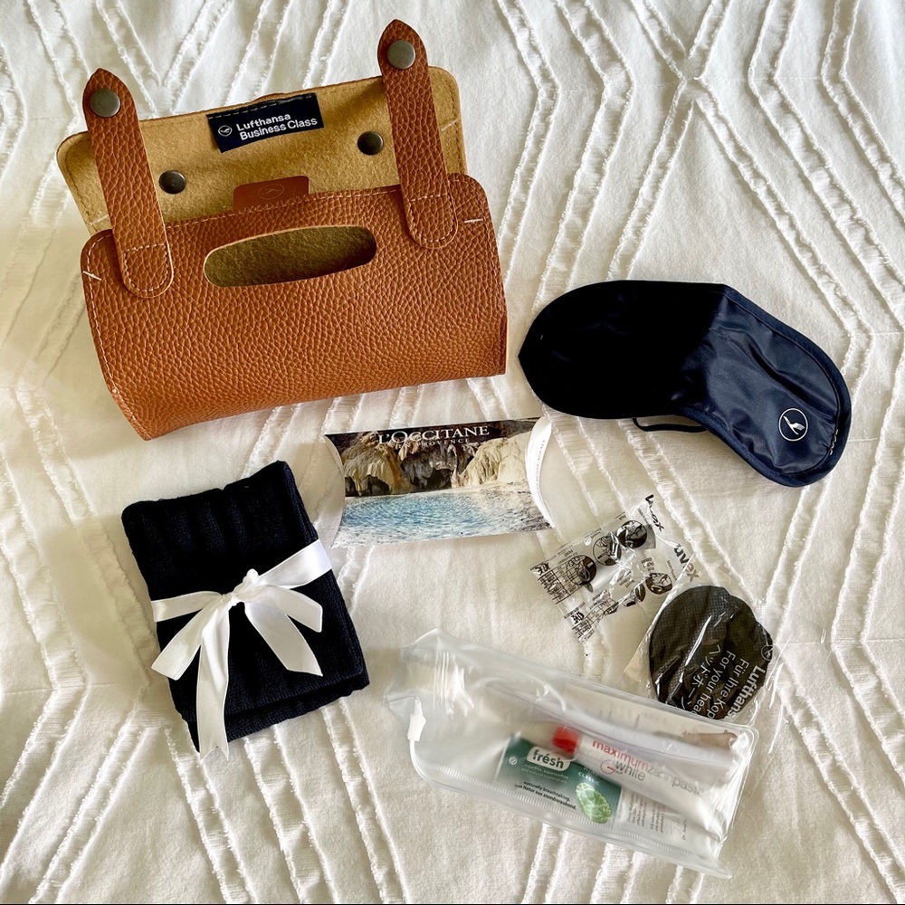 Lufthansa amenity kit